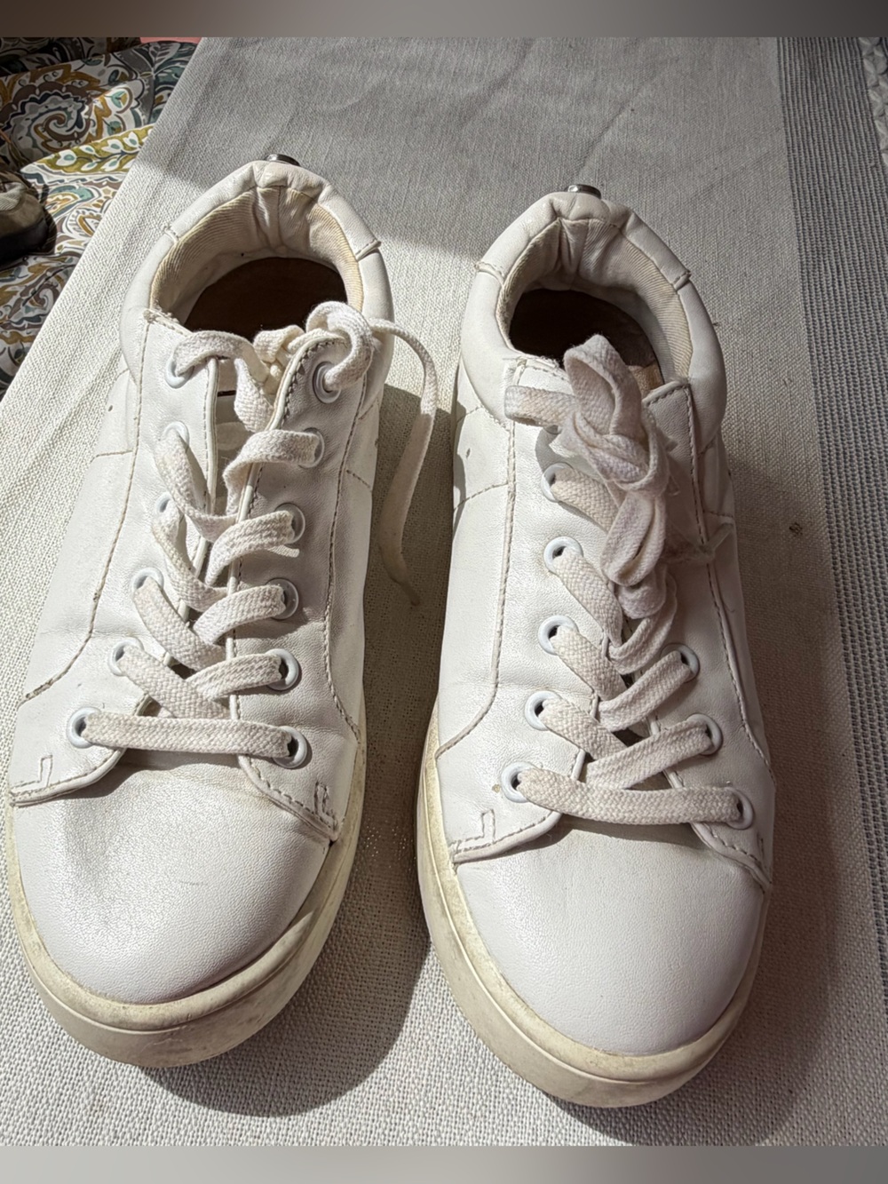 Womens Steve Madden White Leather Low-Top Sneakers excellent condition size 6.5